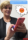 Кіраўніца МЗС Аўстраліі дала інтэрв'ю смайлікамі Emoji